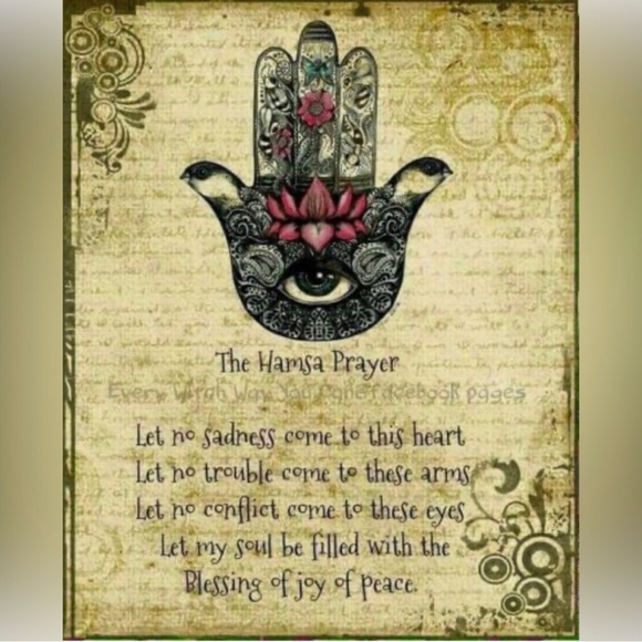 “Hamsa” Evil Eye Black Druzy Geode Sparkly Gold Dipped Protection Pray Earrings - Picture 4 of 5